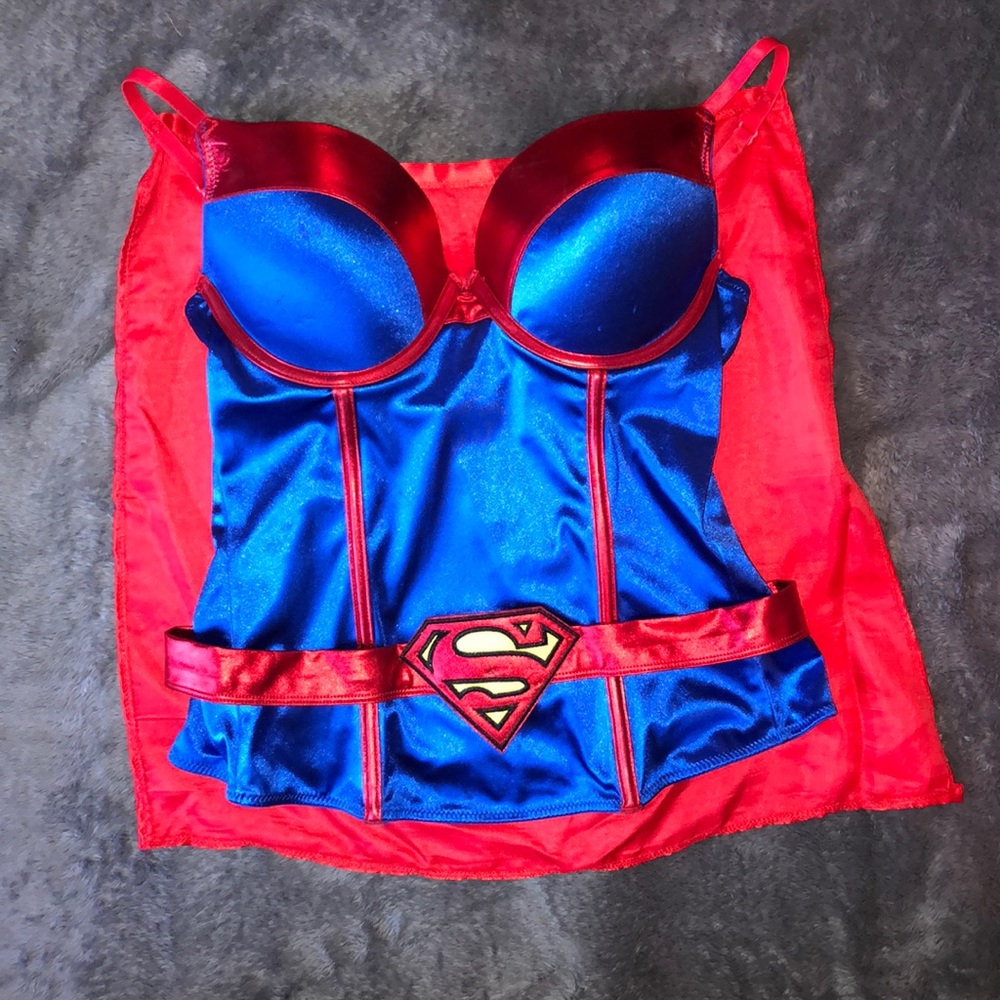 Superwomen halloween top